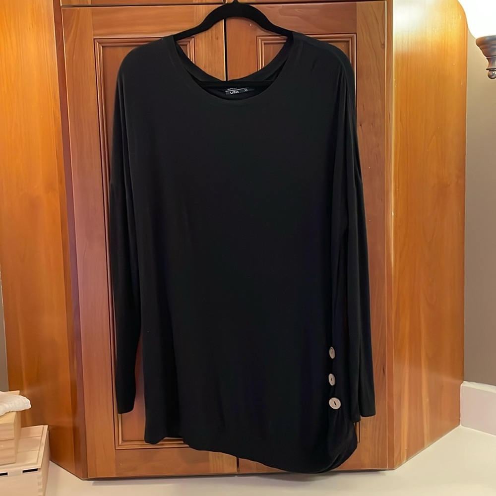 Women’s Black Long Sleeve Tunic Size XL